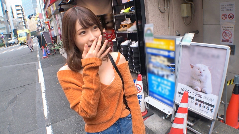 【独占初撮】SNS狙いの肉食スタッフ・みつき(21) マスクの下は激かわ！膣奥まで響く絶頂喘ぎ