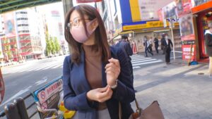 夜通し働いた24歳ゆきさん(映像制作)を誘ったら…八重歯＆ムチプリ尻がエロすぎてホテル直行！