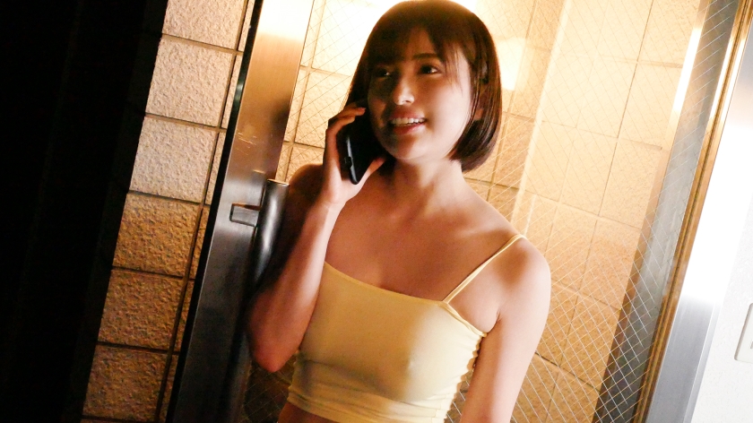 ぷっくり浮き出た先端に釘付け。ノーブラ巨乳JDの密室誘惑に抗えず、ガチガチのまま奥まで突き刺す