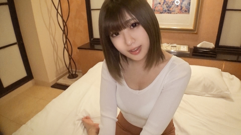 初めてのカメラに震える19歳大学生・ゆうな。