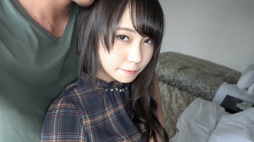 漫喫店員23歳・ひなた。ネットのAV応募で初撮影。緊張のデビュー作をノーカットで