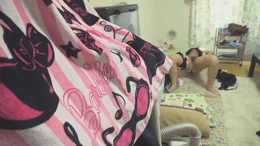 ターゲットを徹底追跡…数日間にわたる隠し撮りと、抑えきれない背徳の自慰