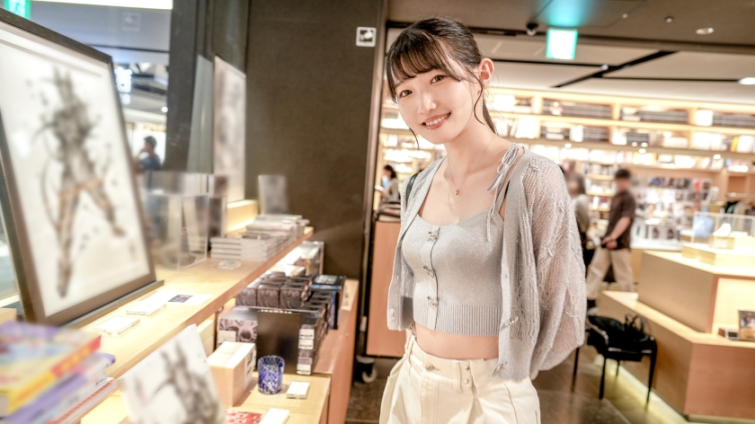 銀座降臨。23歳・長身デザイナーの「ナチュラルな姿」が美しすぎる…羞恥で桃色に火照る白肌ボディ